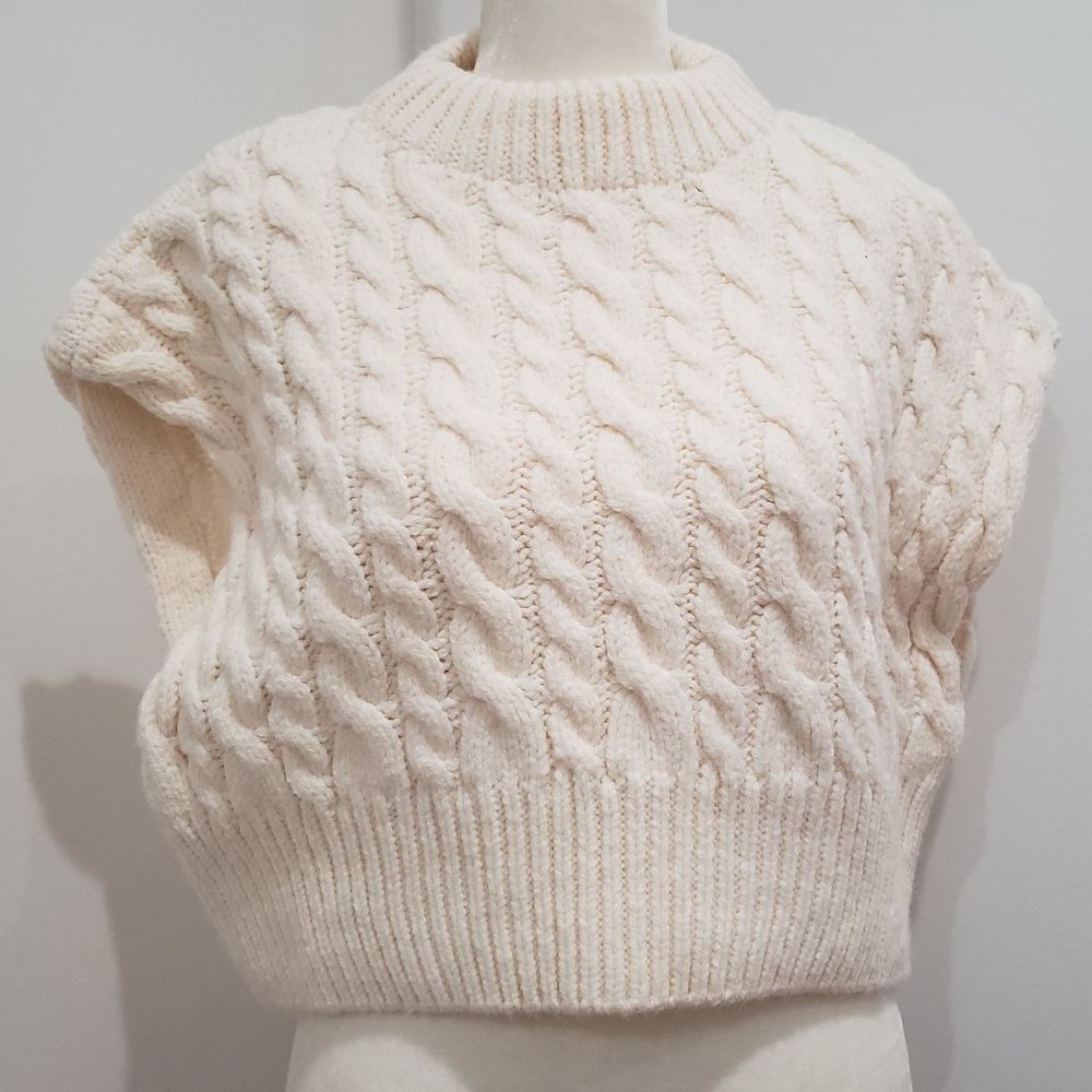 CABLE KNIT VEST